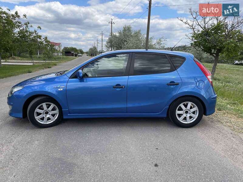 Хэтчбек Hyundai i30 2010 в Одессе