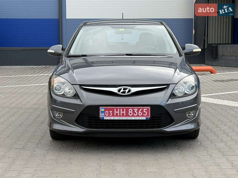 Хетчбек Hyundai i30 2011 в Рівному