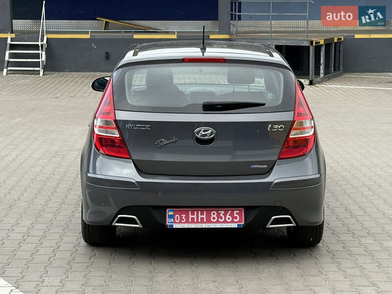 Хетчбек Hyundai i30 2011 в Рівному