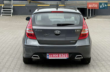 Хэтчбек Hyundai i30 2011 в 