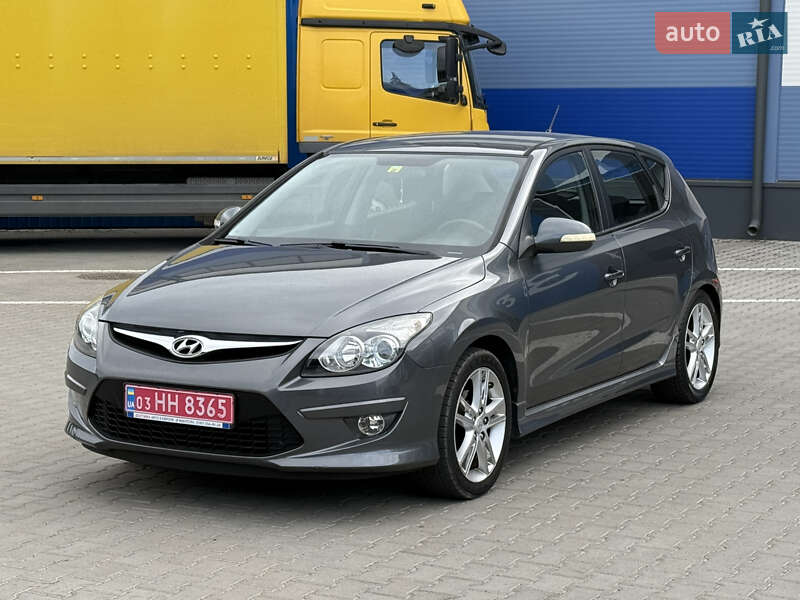Хетчбек Hyundai i30 2011 в Рівному