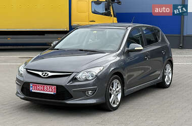 Хэтчбек Hyundai i30 2011 в 