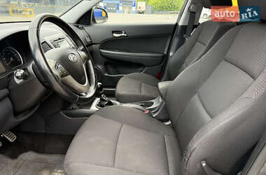 Хэтчбек Hyundai i30 2011 в 