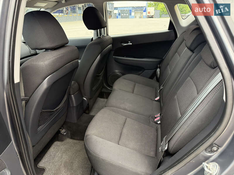 Хетчбек Hyundai i30 2011 в Рівному