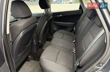 Хэтчбек Hyundai i30 2011 в 
