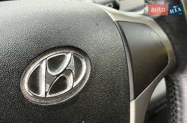Хэтчбек Hyundai i30 2011 в 
