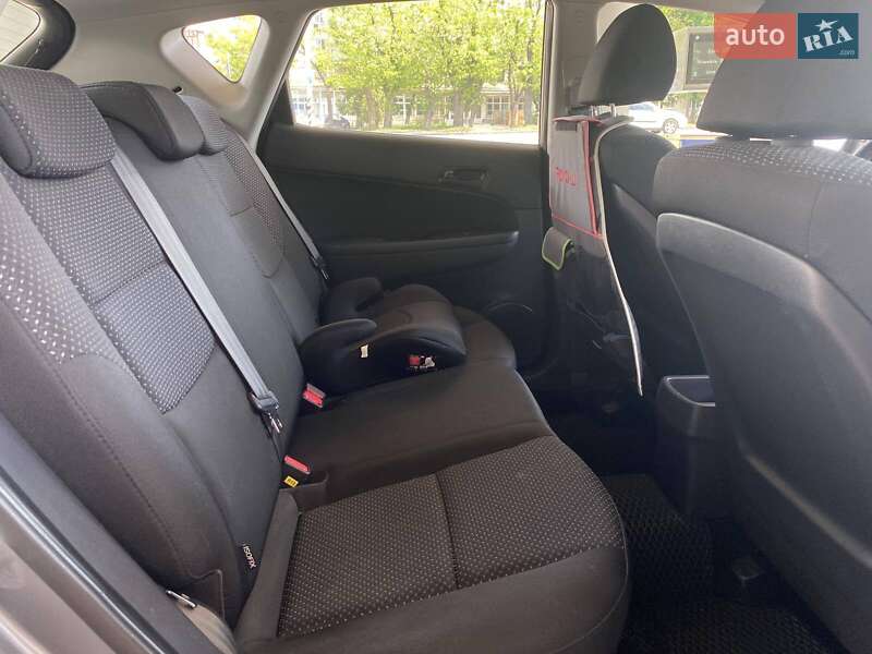 Хэтчбек Hyundai i30 2011 в Николаеве