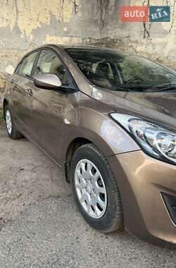 Хэтчбек Hyundai i30 2012 в 