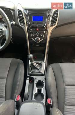 Хэтчбек Hyundai i30 2012 в 