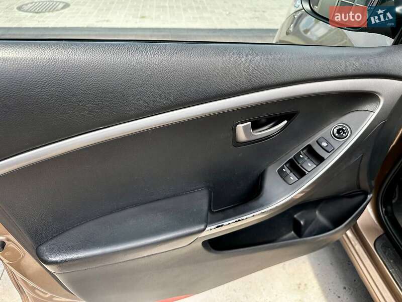 Хэтчбек Hyundai i30 2013 в Днепре