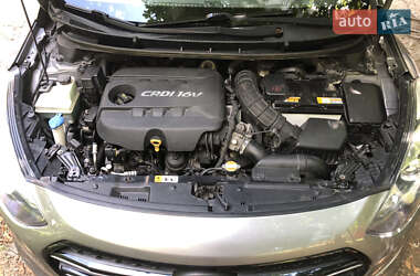 Хэтчбек Hyundai i30 2012 в 
