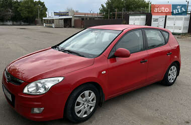 Хэтчбек Hyundai i30 2008 в 