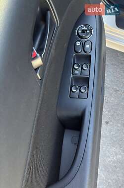 Хэтчбек Hyundai i30 2011 в 