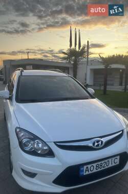 Універсал Hyundai i30 2011 в Ужгороді