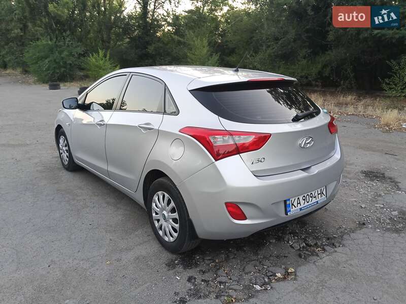 Хэтчбек Hyundai i30 2014 в Кривом Роге