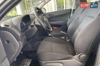 Хэтчбек Hyundai i30 2011 в 