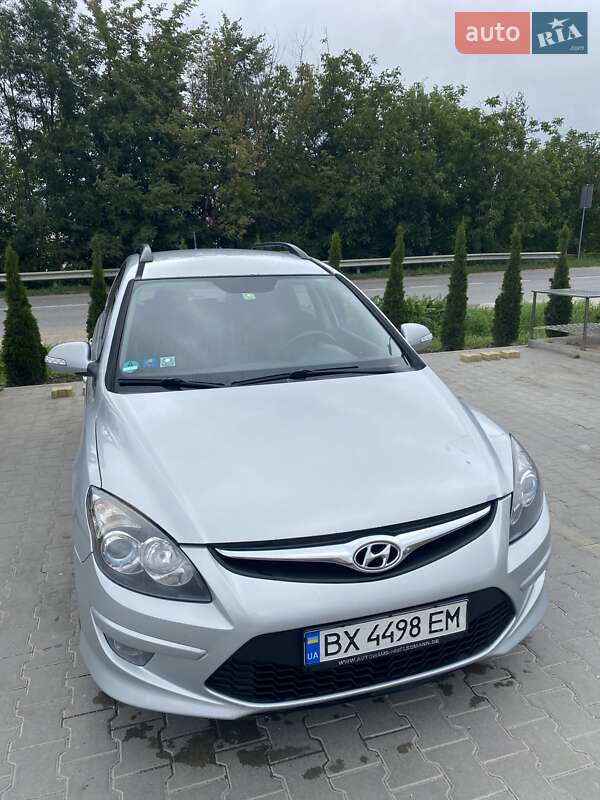 Универсал Hyundai i30 2010 в Тернополе