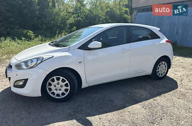 Хэтчбек Hyundai i30 2013 в 