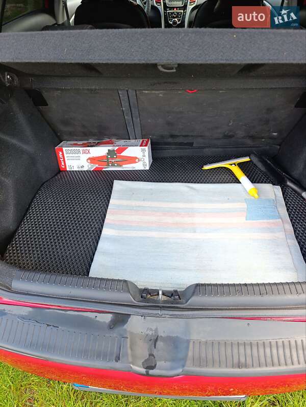 Хэтчбек Hyundai i30 2013 в Ратным