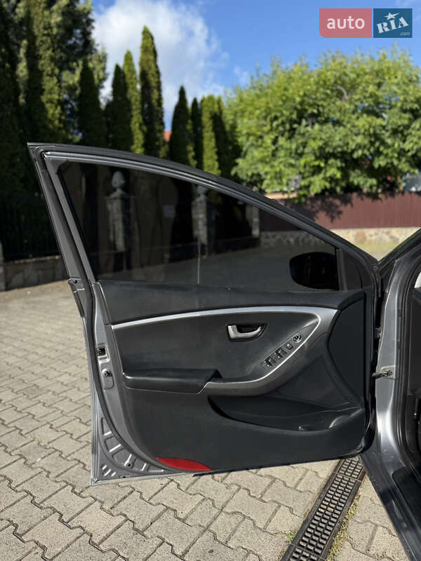 Универсал Hyundai i30 2013 в Надворной