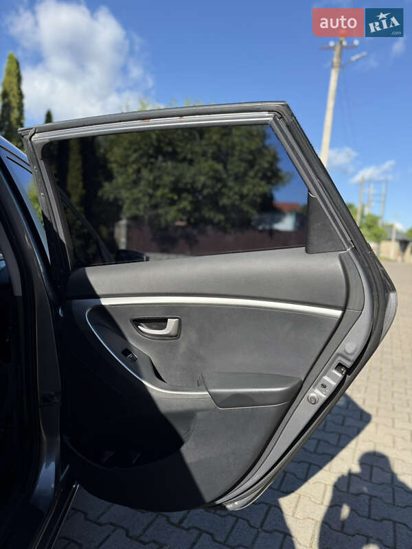 Универсал Hyundai i30 2013 в Надворной