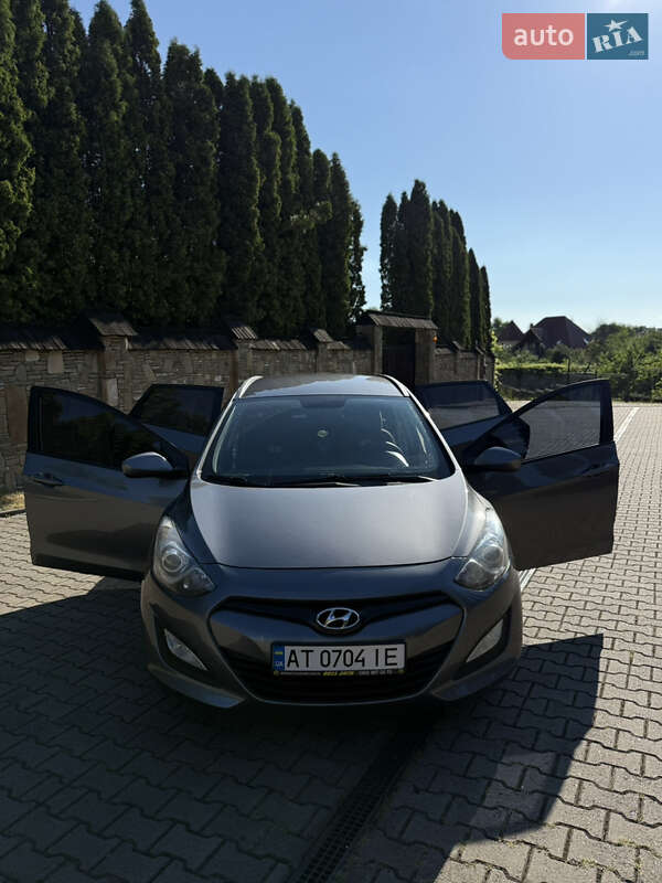 Универсал Hyundai i30 2013 в Надворной