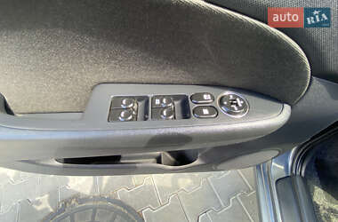 Хэтчбек Hyundai i30 2009 в 