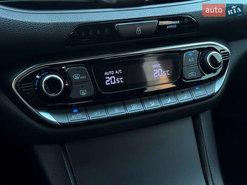 Фастбэк Hyundai i30 2019 в Киеве