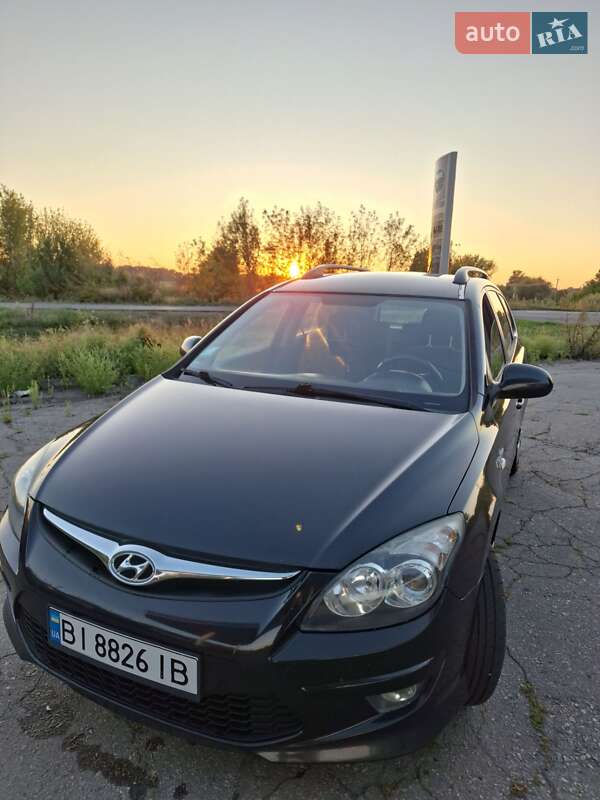 Универсал Hyundai i30 2010 в Глобине