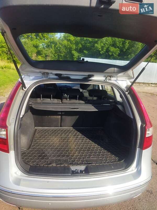 Универсал Hyundai i30 2008 в Семеновке