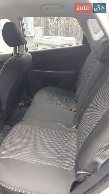 Хетчбек Hyundai i30 2011 в Корсунь-Шевченківському