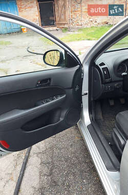 Хэтчбек Hyundai i30 2011 в 