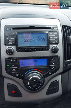 Хэтчбек Hyundai i30 2011 в 