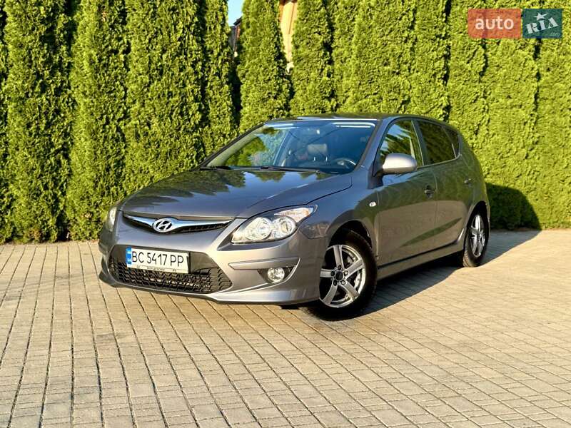 Хэтчбек Hyundai i30 2011 в Самборе