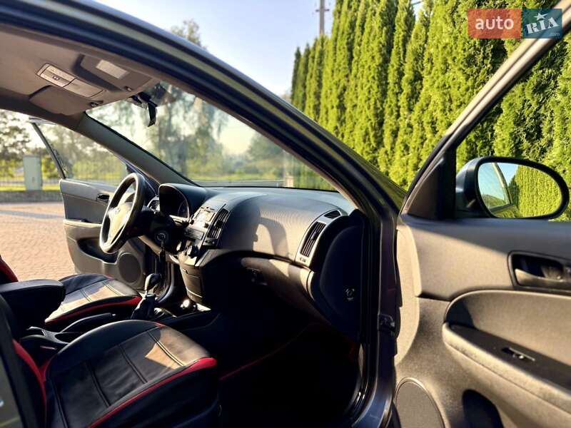 Хэтчбек Hyundai i30 2011 в Самборе