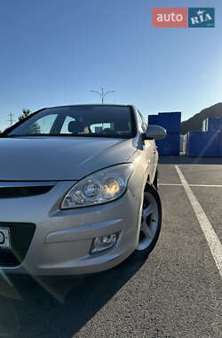 Хэтчбек Hyundai i30 2008 в 