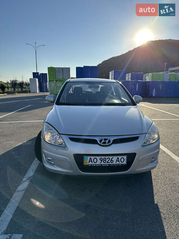 Хэтчбек Hyundai i30 2008 в Мукачево фото 11 Хэтчбек Hyundai i30 2008 в Мукачево
