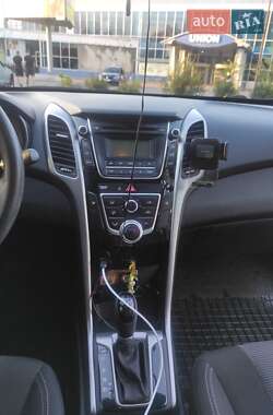 Хэтчбек Hyundai i30 2012 в 