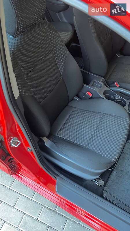 Хэтчбек Hyundai i30 2010 в Житомире