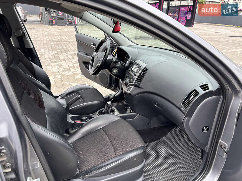 Універсал Hyundai i30 2011 в Львові