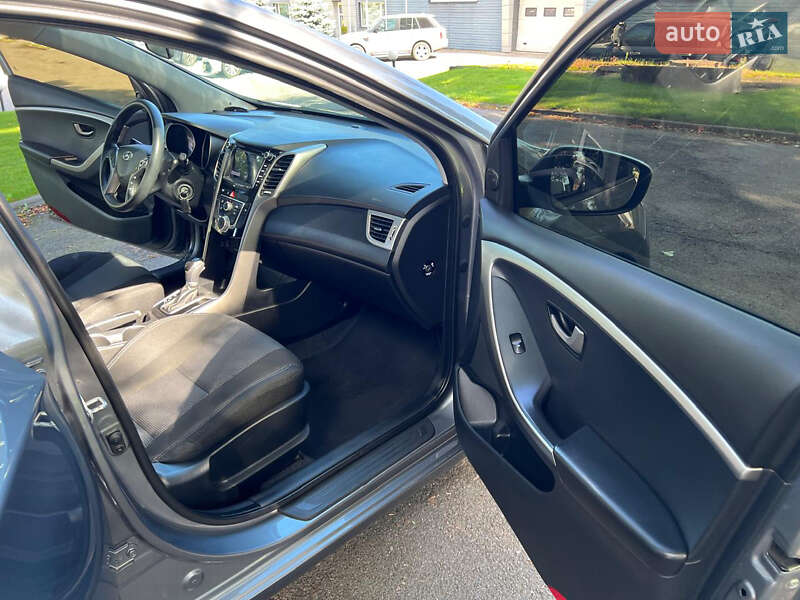 Хэтчбек Hyundai i30 2012 в 