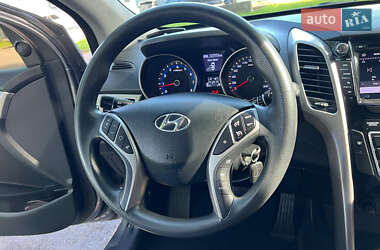 Хэтчбек Hyundai i30 2012 в 