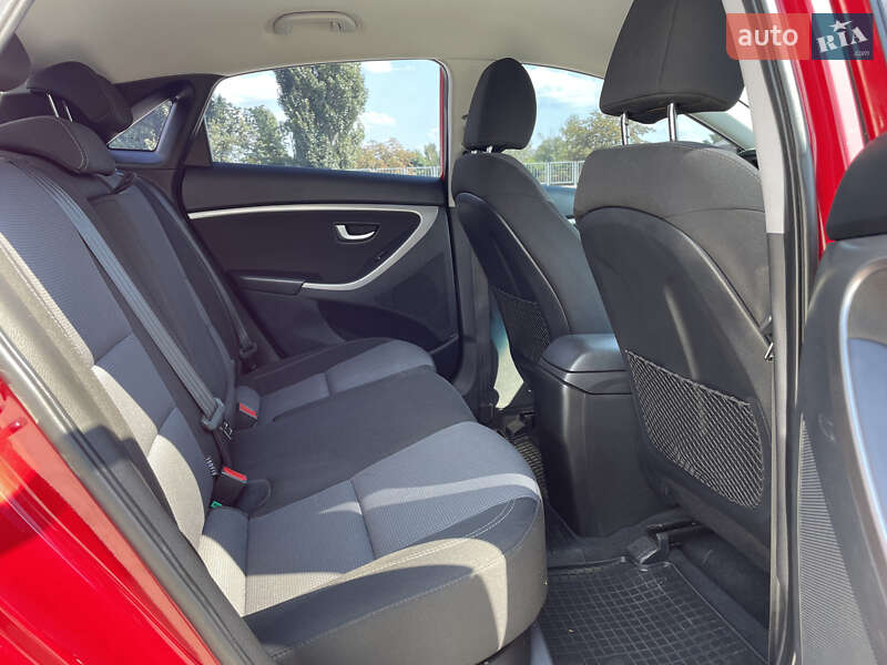 Хэтчбек Hyundai i30 2013 в Киеве фото 13 Хэтчбек Hyundai i30 2013 в Киеве