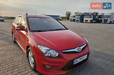 Універсал Hyundai i30 2010 в Радивиліві
