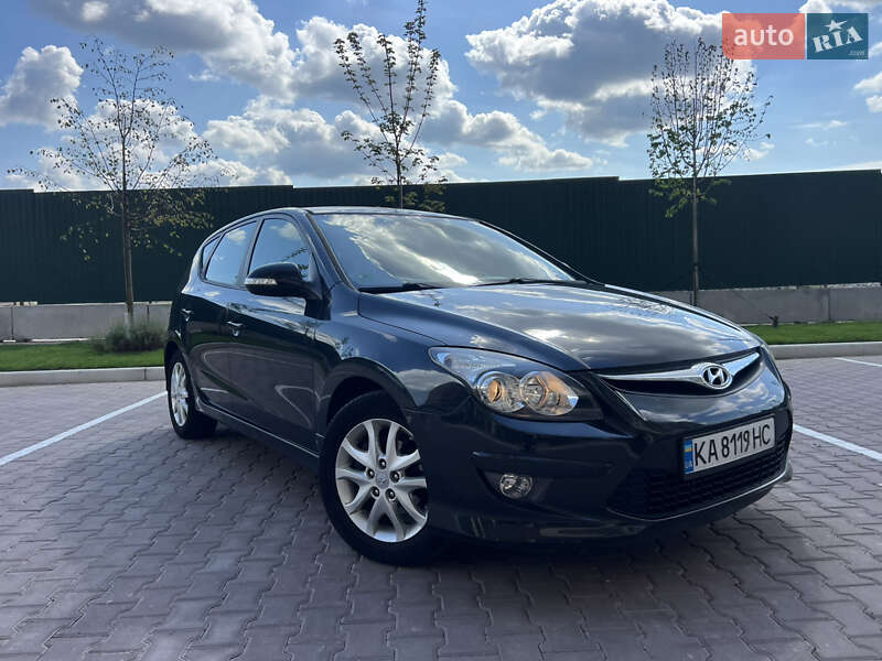 Хетчбек Hyundai i30 2010 в Києві