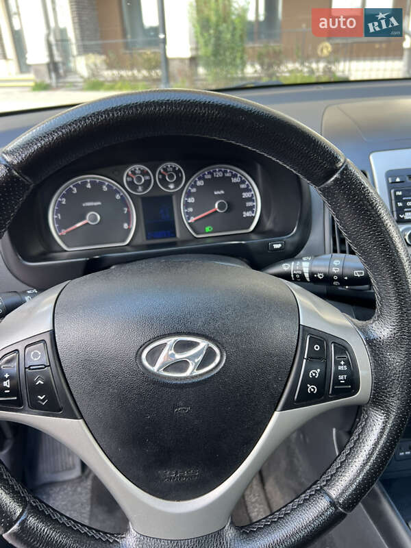 Хетчбек Hyundai i30 2010 в Києві