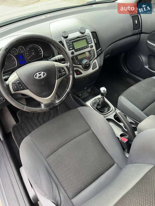 Универсал Hyundai i30 2010 в Житомире