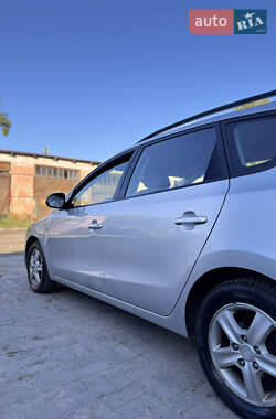 Универсал Hyundai i30 2009 в 