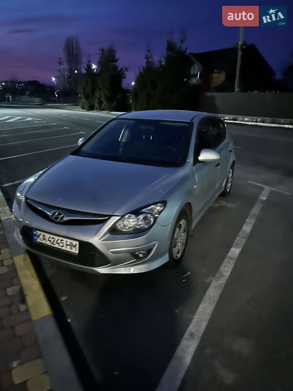 Хэтчбек Hyundai i30 2010 в Одессе