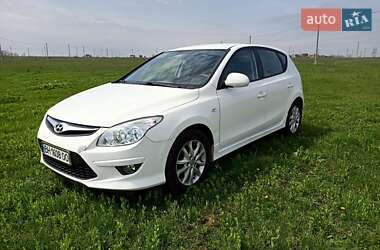 Хэтчбек Hyundai i30 2012 в 